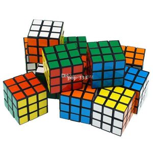 Juguetes de inteligencia Cyclone Boys Mini Finger 3x3 Speed Cube Stickerless Finger Magic Cube 3x3x3 Rompecabezas Juguetes al por mayor