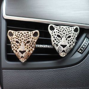 Decoraciones interiores Ambientador de coche en Auto Decoración interior Aroma Difusor de coche Clip de ventilación Diamante Leopardo Perfume sólido Bling Accesorios de coche Auto x0718