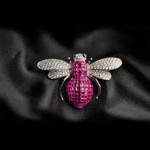 Conjunto invisible, broche de abeja de circonio cúbico de insecto de color rojo rosa, joyería para mujeres finas