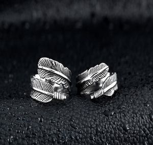 Iron Warrior Vintage Ring Jewelry Whole Open Couple Rings Men and Women Feat Titanium Steel Feather Rings for Party Concert2066227