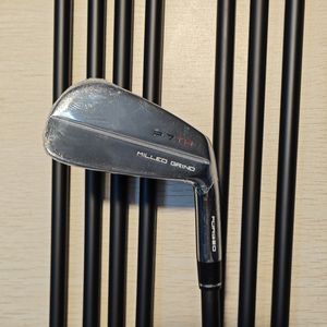 Fers P7TW Clubs de golf Nouveaux fers de golf pour hommes Fabrication CNC Laissez-nous un message pour plus de détails et de photos