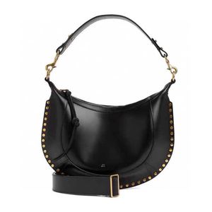 Est peau de vache Rivet sacs à bandoulière femmes sacs de créateurs demi-lune Style crossbodyBag aisselles selle femmes cool sac à main 231015