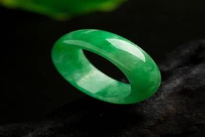 Jadeite Jade Ring Band pour femme ou homme mince bijoux moderne pierre crue Stone chinoise Solid Stone1000951