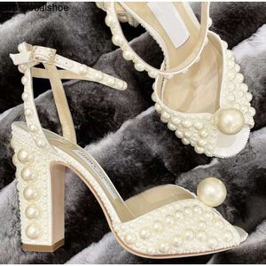 JC Jimmynessity Choo Perfect Satin Evening Sabine Sandals Chaussures blanches Pumps plats avec perle tout outré