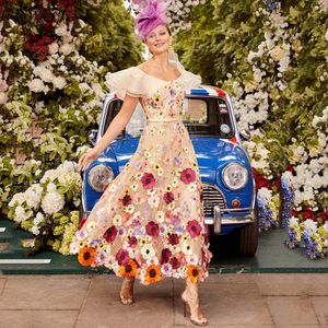 Jewel 3D Floral Mère de Mariée Robes A-ligne Thé Longueur Fleurs Robe D'invité De Mariage Courte Plus La Taille Fête De La Mère Porter Robe De Soirée