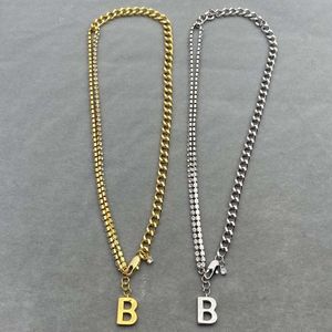Jewelry BB Pendientes Nuevas letras El collar de doble capa de diamante completo para hombres y mujeres puede usar luz de lujo de lujo.