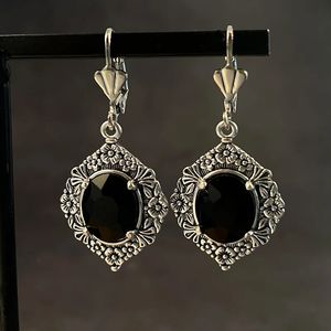 Boîtes à bijoux Design délicat boucles d'oreilles pour femmes Style Vintage pierre noire balancent accessoires de fête féminine 231019