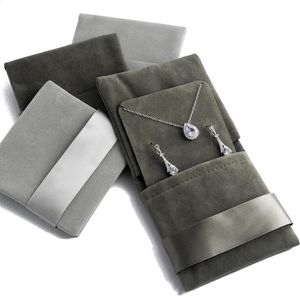 Boîtes à bijoux épaissir sac en velours Flip boucle d'oreille collier stockage prise carrée sacs d'emballage cadeau pochettes d'affichage 231118
