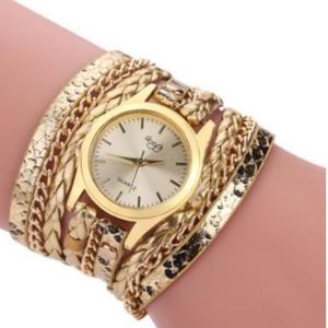 Bijoux bracelets montre pour femmes ficelle armure serpentine quartz montre mode de 284G