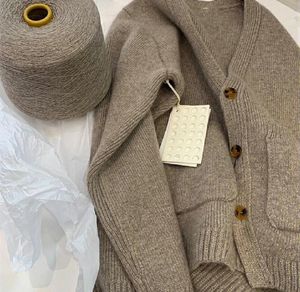 K un pull rayé femme automne et hiver 2023 ka nouveau sens du design petit col en V tricoté