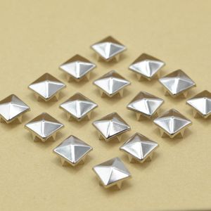 Kalaso 100pcs 8 mm / 10 mm / 12 mm Silver Pyramid Claw ongles ongles rivets accessoires d'artisanat diy