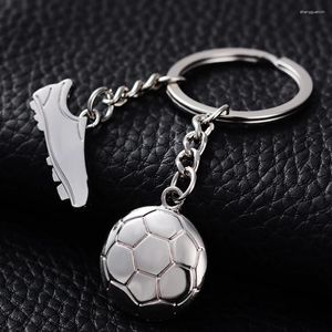 Keychains 10pcs Personnalité Soccer Shoe Key Chain Chain Ring Honder Alloy Football Keyfobs Porte Clef Creative Jewelry Fans Cadeaux en gros J020