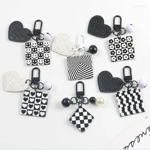 Porte-clés créatif simple noir et blanc acrylique carré marque porte-clés damier rayures damier sac d'amour pendentif femme