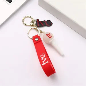 Porte-clés Kpop IVE Acrylique Mini Light Stick Porte-clés LIZ Wonyoung Yujin Gaeul Rei Deux pièces Ensemble Sac Pendentif Accessoires