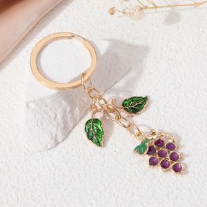 Porte-clés jolies feuilles de raisin, plantes en émail, fruits, porte-clés pour femmes et hommes, cadeau d'amitié, bijoux faits à la main