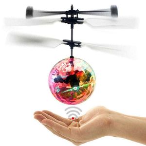 Kid Flight Ball Avión de inducción infrarroja Control remoto Flash luminoso LED Light Flying Toys