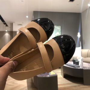 Kids Girls Patent Leather Flat Princess Party Shoes Fashion Designer Pink Black Summer Automne Shoe Buckle Backle Children Baby Shoe