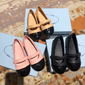 Kids Girls Patent Leather Flat Princess Shoes Fashion Designer Pink Black Summer Automne Shoe Buckle Backle Children Baby Shoe