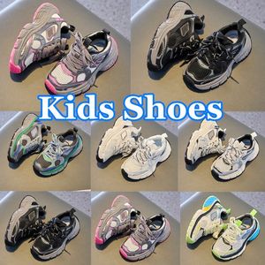 Chaussures de course pour enfants baskets de baskets de concepteur Brand Enfants Noir Sluer Rose Trainer Street Outdoor Youth Baby Shoe Taille de chaussures 26-37 X6DC #
