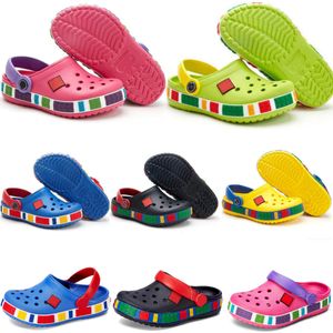 Sandalias para niños Diseñador Niños pequeños Agujero Zapatillas Zuecos Niños Niñas Zapatos de playa Casual Verano Juventud Niños Diapositivas Hebilla Croos Classic Home Garden Bla P2oB #