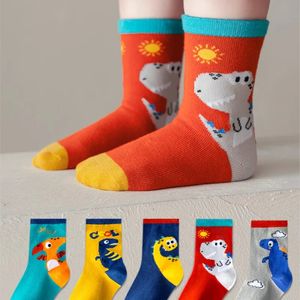 Calcetines para niños 5 pares de calcetines casuales para bebés y niños pequeños calcetines de algodón con estampado de dinosaurios de dibujos animados calcetines lindos para niños calcetines medios de moda calcetines para niños 231016