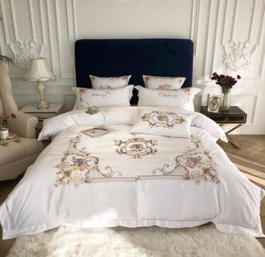 Tamaño del edredón King Queen Cover Set de cama plana Bordado blanco Bordado 4 PCS Silk Cotton Wedding Bedding Sets Luxury Home 1734455