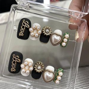 Kits de uñas postizas cortas hechas a mano, uñas postizas elegantes con perlas, ataúd, puntas francesas, uñas postizas acrílicas reutilizables con pegamento, salón de manicura