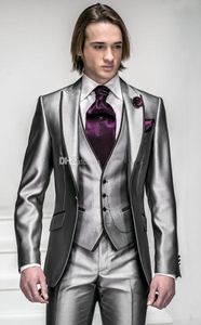 Corea-Satén Plata Brillante Con Brim Negro Hombre Novio Esmoquin Trajes de Novia / Traje Formal (Chaqueta + Pantalones + Chaleco + Corbata + Pañuelo) BIEN: 999