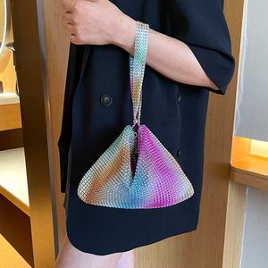 Sac sous les bras de la mode coréenne été nouveau sac pour femmes personnalisé sac à main en diamant chaud coloré sac à bandoulière de style occidental à la mode 231215