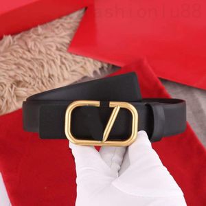 Cinturón de mujer Cinturones de cuero de lujo para mujer diseñador metal v hebilla liso chapado en oro ceinture homme vestidos de noche decoración de cintura cinturón para hombre pareja YD021 C4