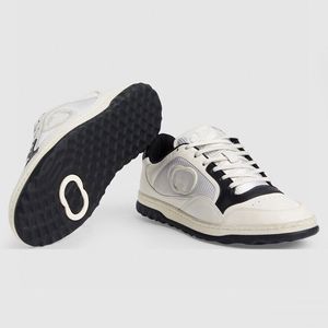 Diseñadores de damas MAC80 Sneaker Shoe Un discreto bordado G entrelazado Cuero blanco y negro Retro-Inspired Sneaker Design Womens MAC80 Zapatos deportivos de ocio