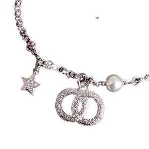 Señoras plateadas pulseras de plata diseñador pulsera de diamantes mujeres encanto doble letra elegante estrella pulseras de calidad superior regalo de compromiso de boda zh189 E4