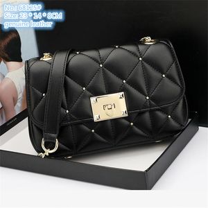 Sac à épaule des dames Street Personnalise Rivet Hands sacs Sweet Little Fashion Fashion Mobile Phone Mobile Purse Purse Elegant Joker Black Leather Handsbag 68125 #