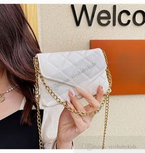 Dame Style Enfants Metal Letter Sacs Hands Fashion Girls Diamond Diamond Messenger Sacs Kids Chain One Spillis Satchel A9087