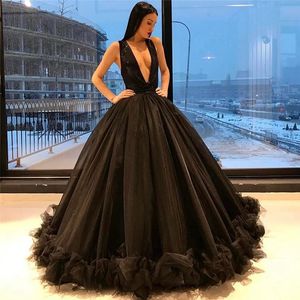 Dernières robes de bal noires à paillettes et col en V sans manches gonflées à volants en tulle charmante robe de soirée 2017 sexy élégantes robes de soirée trapèze