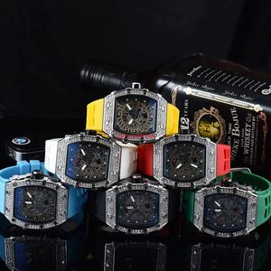 LOI Nouveau Feu Fleur Montre À Quartz Hommes En Acier Inoxydable Conception Mâle Montre-Bracelet Homme Sport Classique Jaune En Caoutchouc Upwrist Diamant Montre-Bracelet