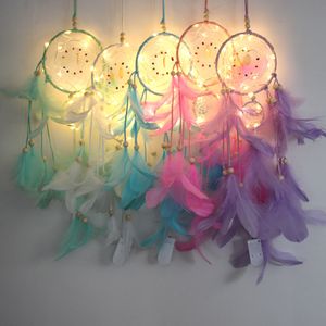 Luz LED Artes y artesanías Dream Catcher Plumas hechas a mano Coche Hogar Colgante de pared Decoración Adorno Regalo Dreamcatcher Wind Chime Regalos de cumpleaños de Navidad DH8888