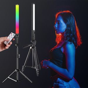 Bastões de luz de LED Varinha de bastão de luz RGB com suporte de tripé para festas Luz de preenchimento de LED colorida Flash de mão Speedlight Pografia Iluminação Vídeo 230621