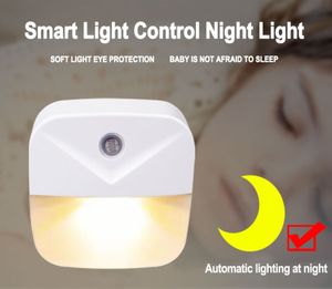 Veilleuse LED prise ue capteur lampe avec sens de la lumière s'allume ou s'éteint automatiquement pour la décoration de chevet de la chambre de bébé