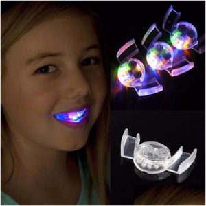 Led Rave Toy Glow Tooth Funny Light Enfants Enfants Jouets lumineux Clignotant Flash Brace Garde-bouche Pièce Fournitures De Fête Cadeau Drop Deli Dhcwo