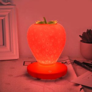 Lampe LED en forme de fraise pour bébé, lampe de Table en Silicone avec capteur tactile, veilleuse pour Xmax, cadeaux de décoration pour fête d'anniversaire et de mariage