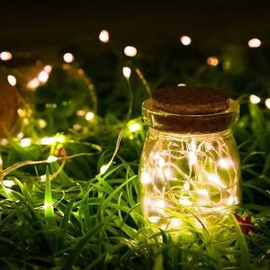 Cordes LED Lampes à fil Lumières de fête en plein air Étanche À piles Télécommande LED Chaîne avec minuterie à intensité variable pour jardin YQ240401