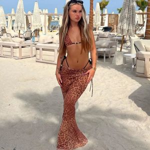 Conjuntos de vestidos de playa con estampado de leopardo para mujer, conjunto de bikini y traje de falda para cubrir, traje de baño de 3 piezas de malla transparente, ropa de playa 240202