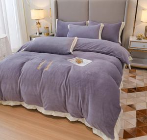 Lilac espeso de la cama de lana de lana de coral juego de cama de cuatro piezas Besigner Juegos de ropa de cama.