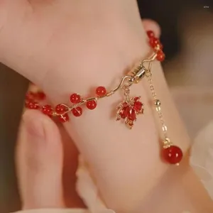 Pulseras de enlace Diseño retro Pulsera magnética con cuentas de cristal rojo para mujer Charm Colgante Joyería de fiesta Regalo de amistad al por mayor