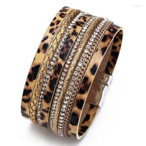 Cadena de eslabones para mujer, pulsera con hebilla magnética de ladrillo exagerado europeo y americano, piel de leopardo, pelo de caballo, Inte22