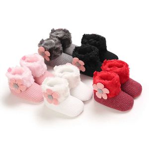 Petites bottes de neige d'hiver pour petites filles, chaussons de fleurs en tricot en fausse fourrure douce, anti-dérapants pour bébés Prewalkers G1023