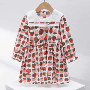 Vestido de princesa de manga larga para niñas algodón estampado de fresa cuello marinero primavera otoño ropa para niños pequeños precio de fábrica Q0716