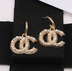 20style 18K Plaqué Or De Luxe Designer Lettres Stud Oreille Crochet Géométrique Femmes Célèbres Cristal Strass Perle Boucle D'oreille Bijoux De Fête De Mariage