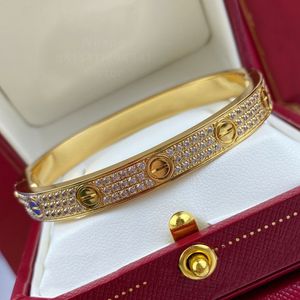 Bracelet Love bangl pour femme designer pour homme Perceuse à trois rangées Plaqué or 18K T0P qualité reproductions officielles mode style classique cadeau d'anniversaire 017